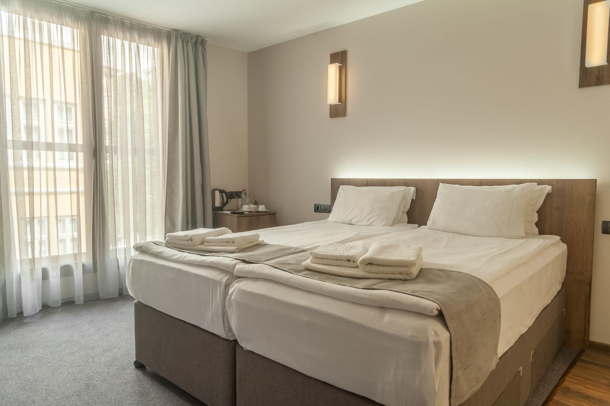 Hugo Hotel ヴァルナ エクステリア 写真